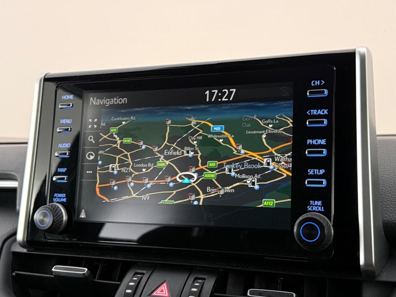 Toyota RAV4 thumbnail Infotainment System