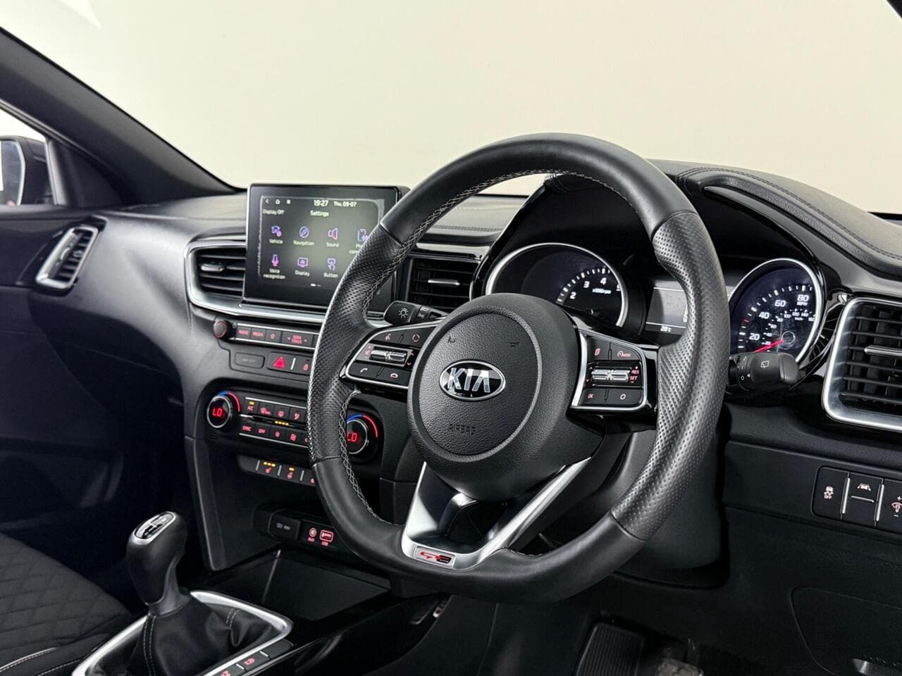 Kia Ceed thumbnail Interior Front
