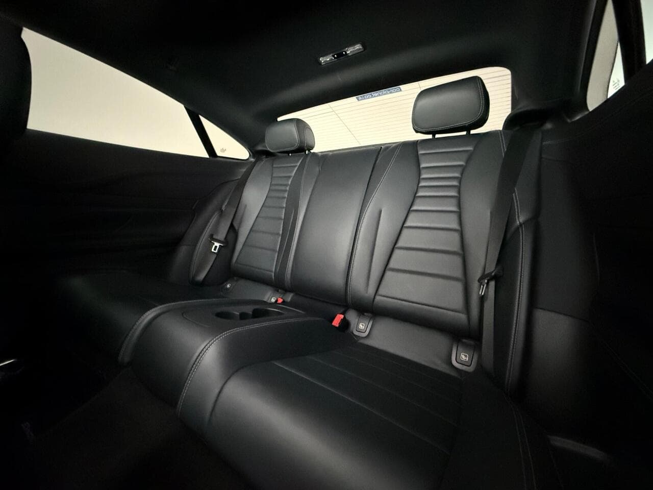 Mercedes-Benz E Class thumbnail Seats Rear