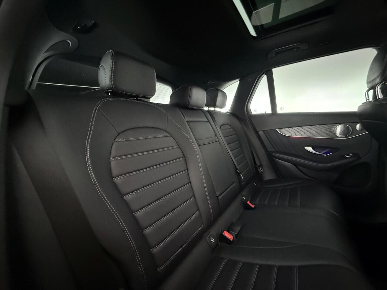 Mercedes-Benz GLC thumbnail Seats Rear