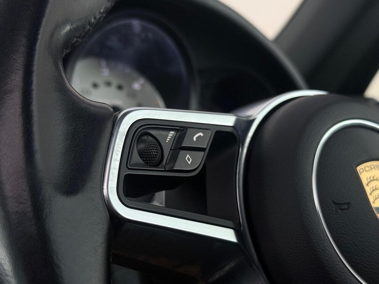Porsche Cayenne thumbnail Inconclusive