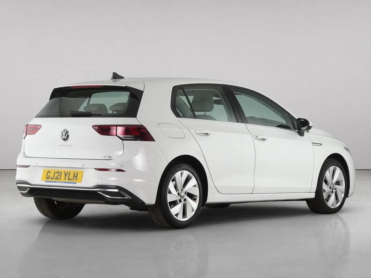 Volkswagen Golf thumbnail Rear Right