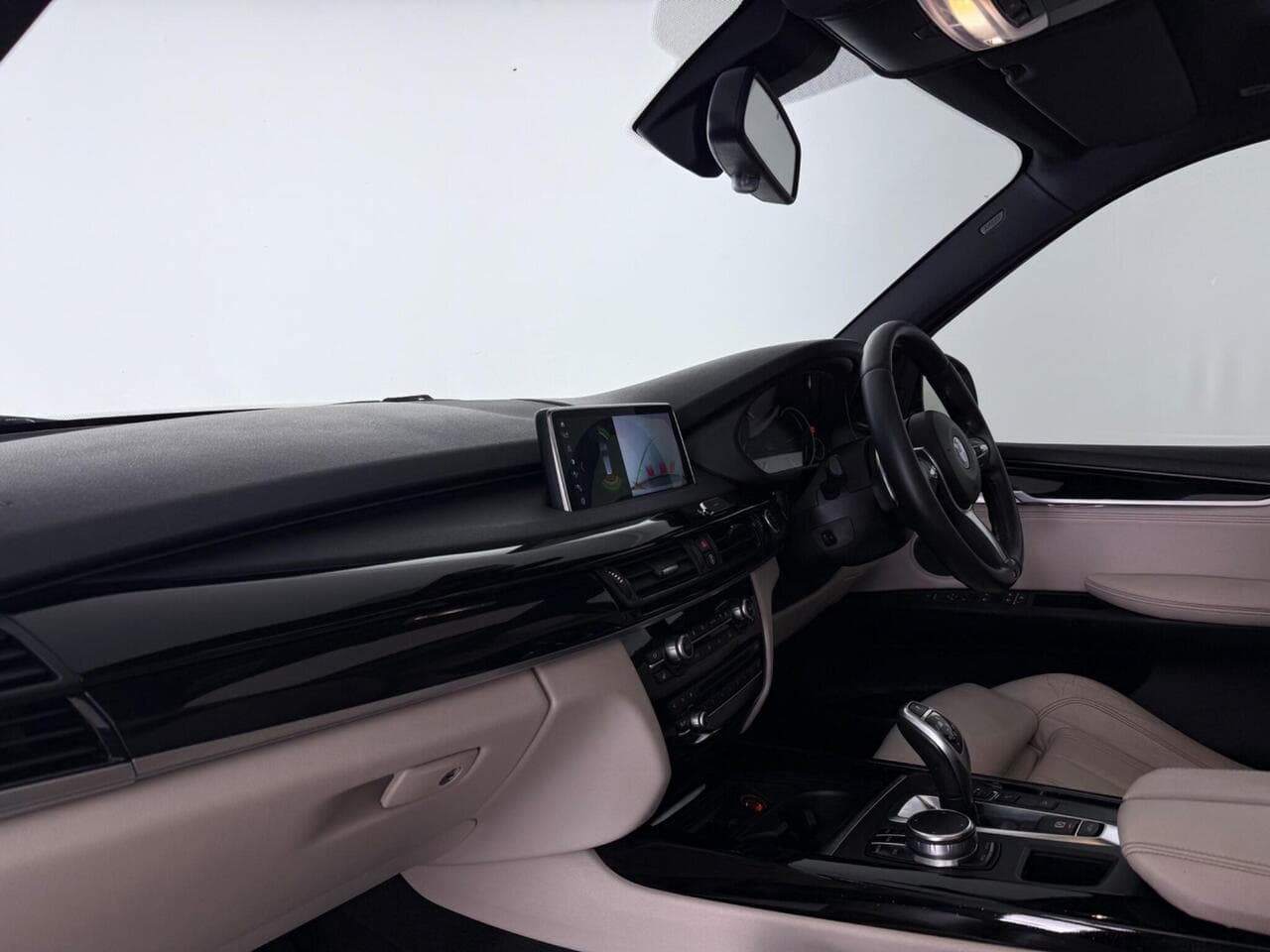 BMW X5 thumbnail Interior Front