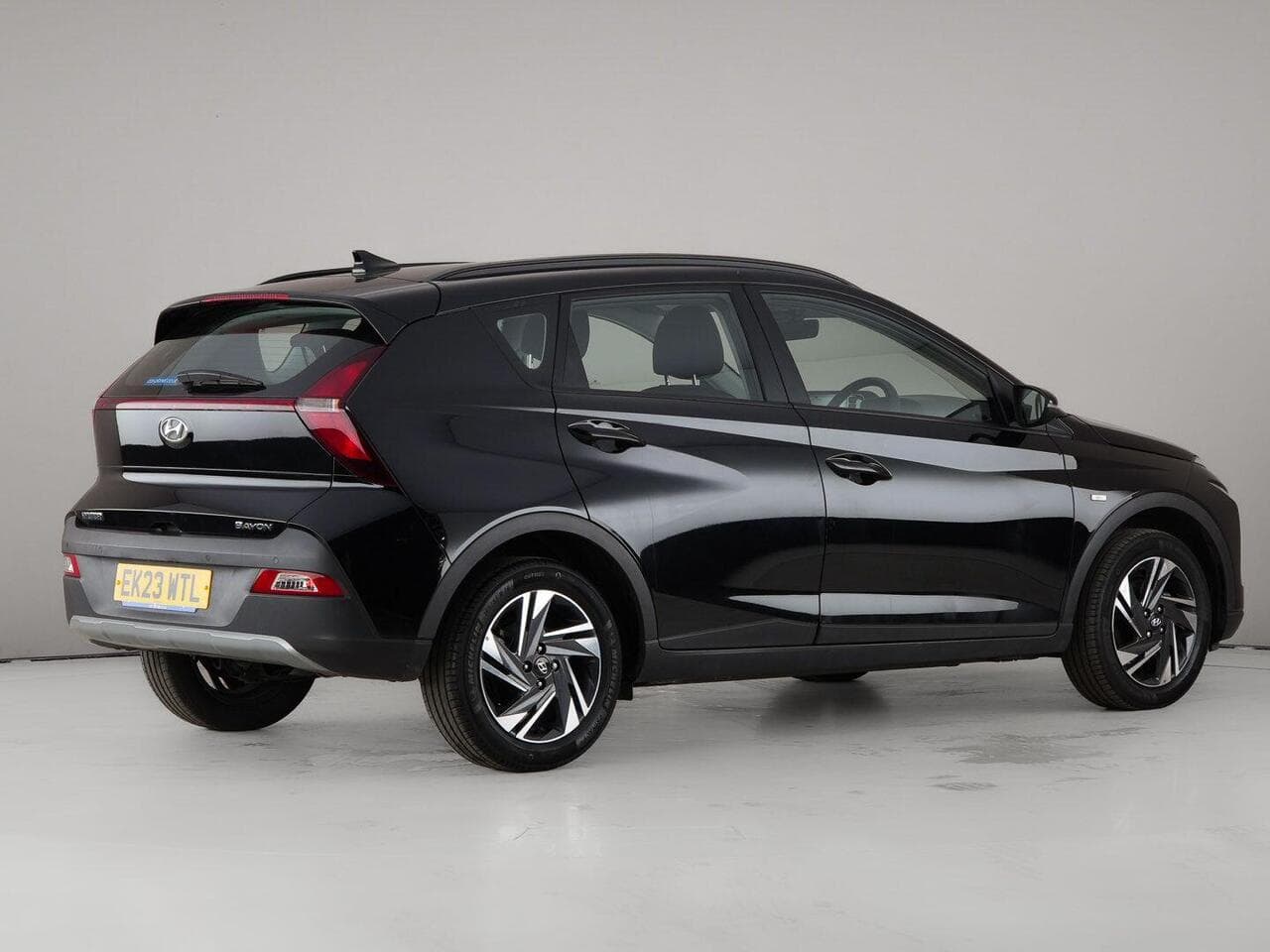 Hyundai BAYON thumbnail Side Right