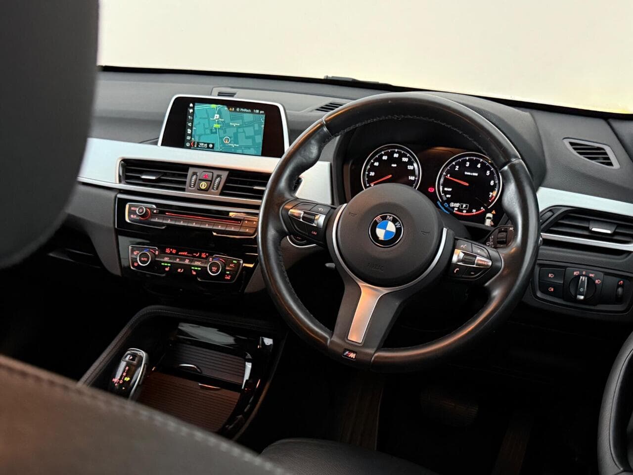 BMW X1 thumbnail Steering Wheel