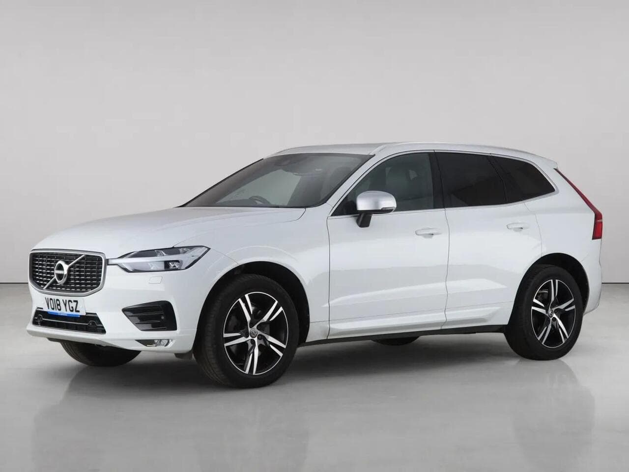 Volvo XC60 thumbnail Front Left