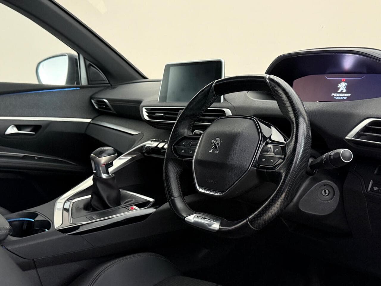 Peugeot 5008 thumbnail Interior Front