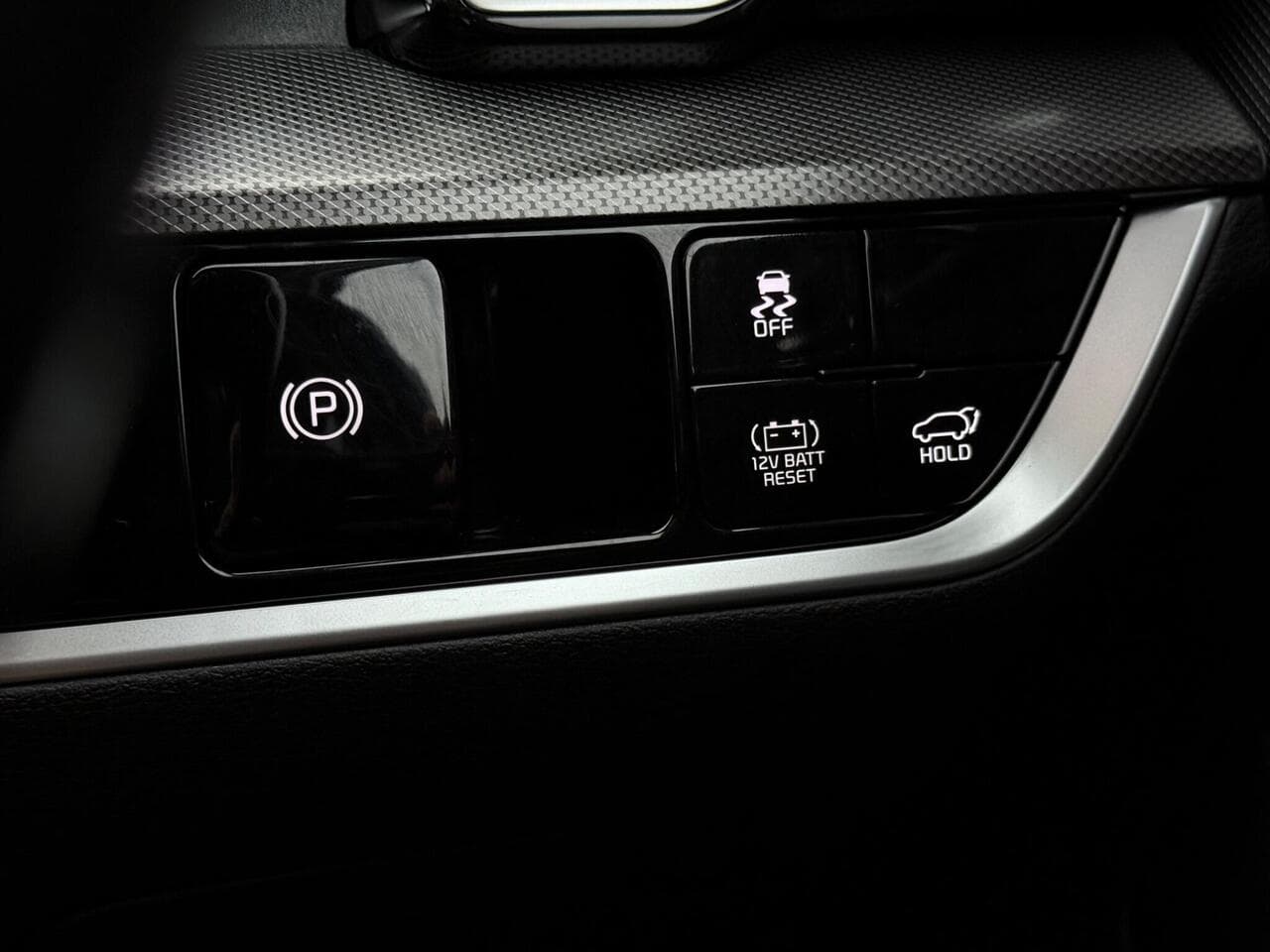 Kia Sportage thumbnail Misc Controls