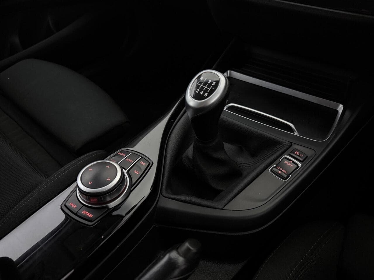 BMW 1 Series thumbnail Interior Front