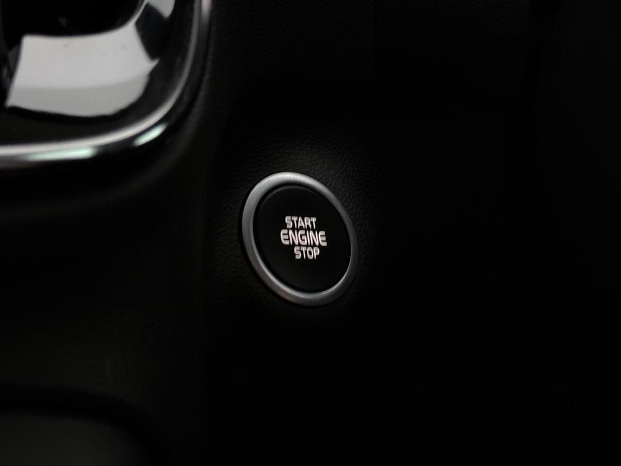 Volvo XC40 thumbnail Misc Controls