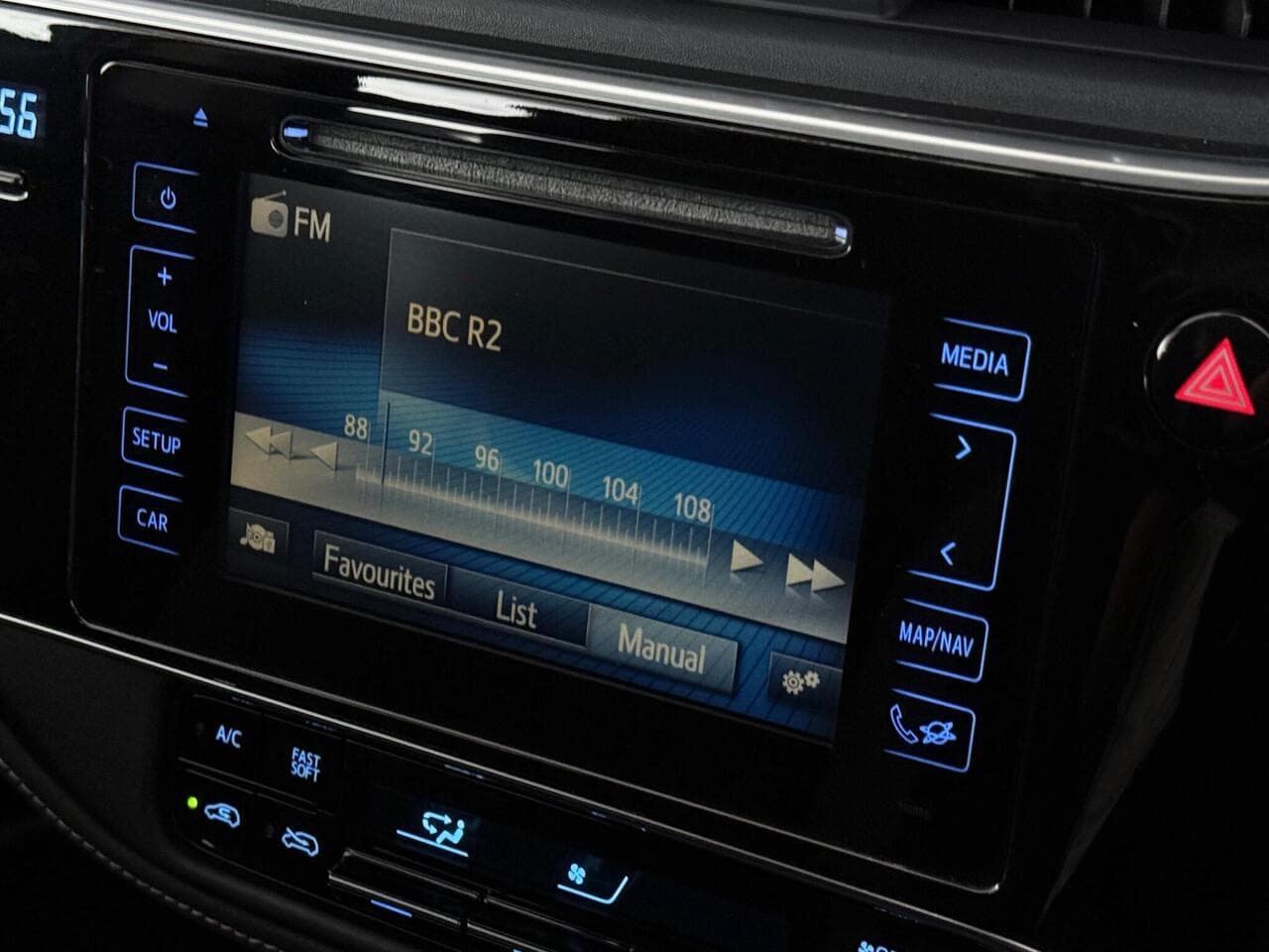 Toyota Auris thumbnail Infotainment System