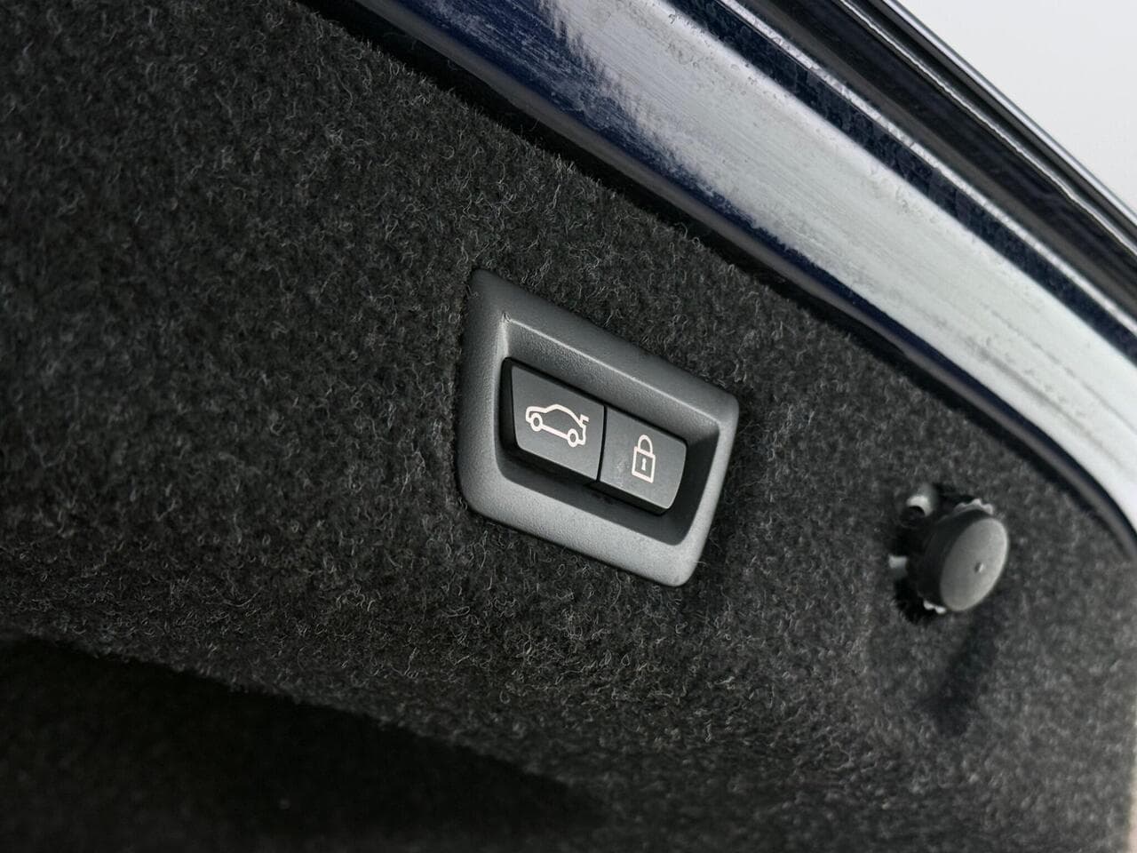 BMW 5 Series thumbnail Misc Controls