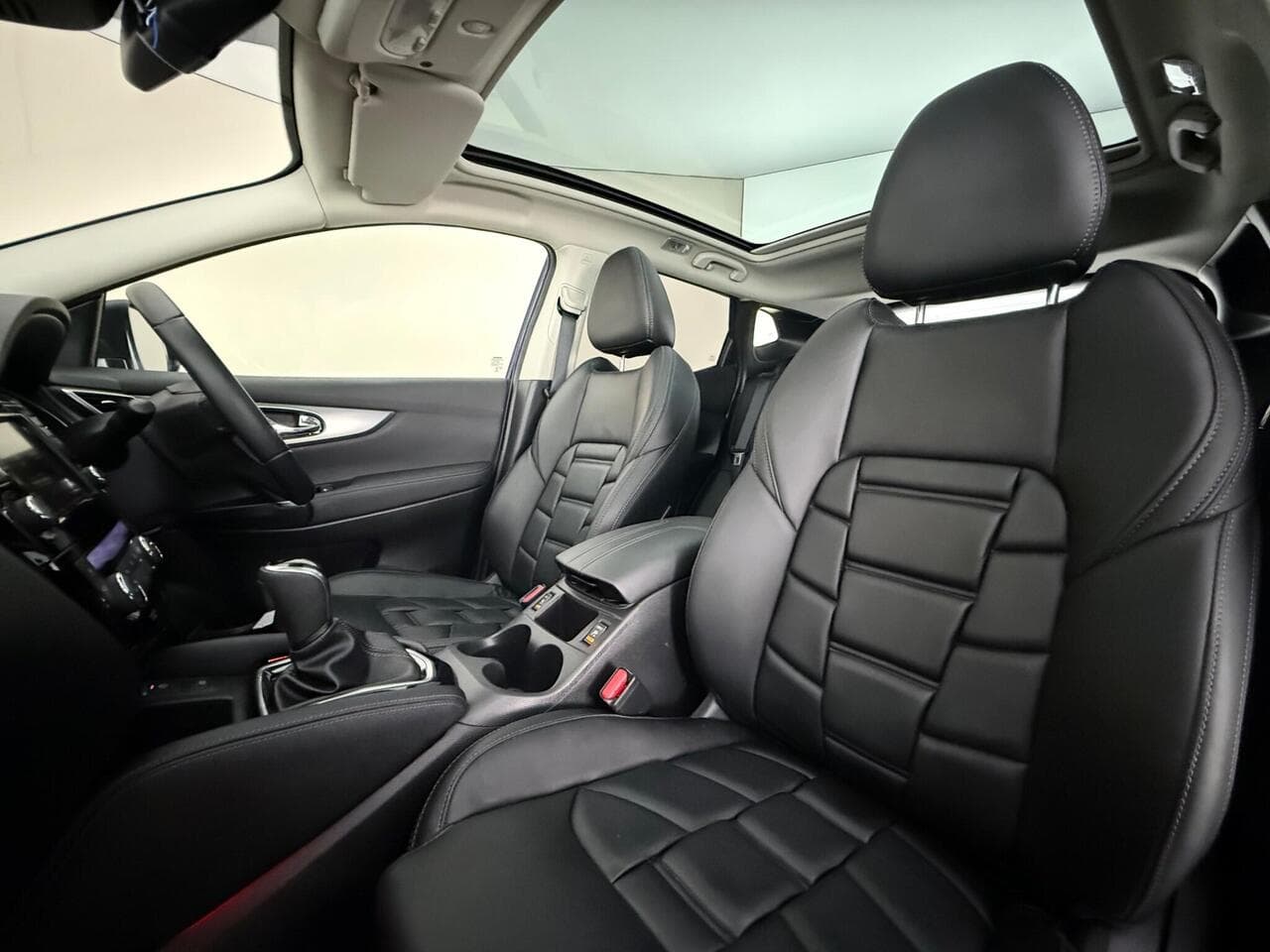 Nissan Qashqai thumbnail Seat Front Passenger