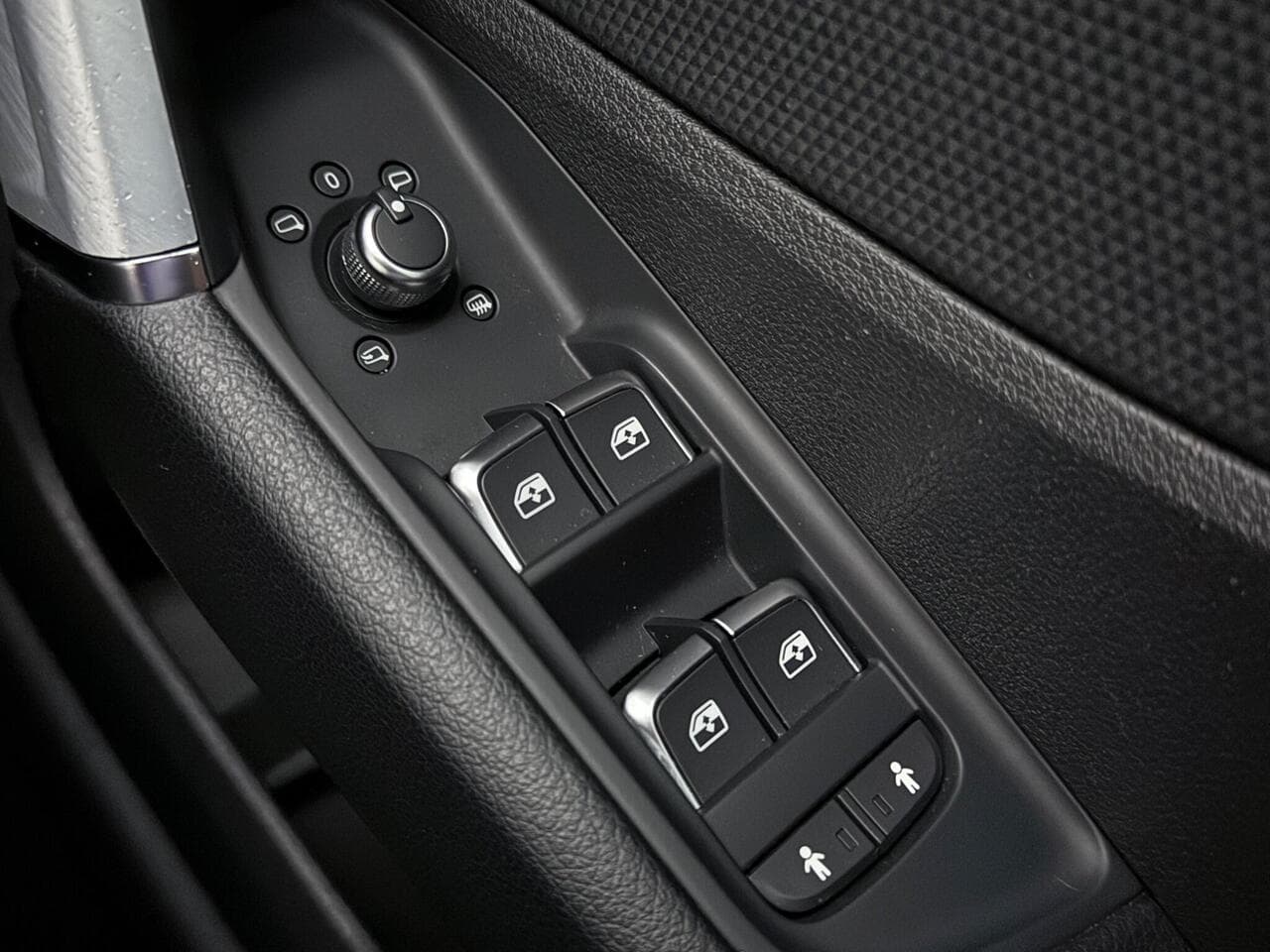 Audi Q2 thumbnail Misc Controls