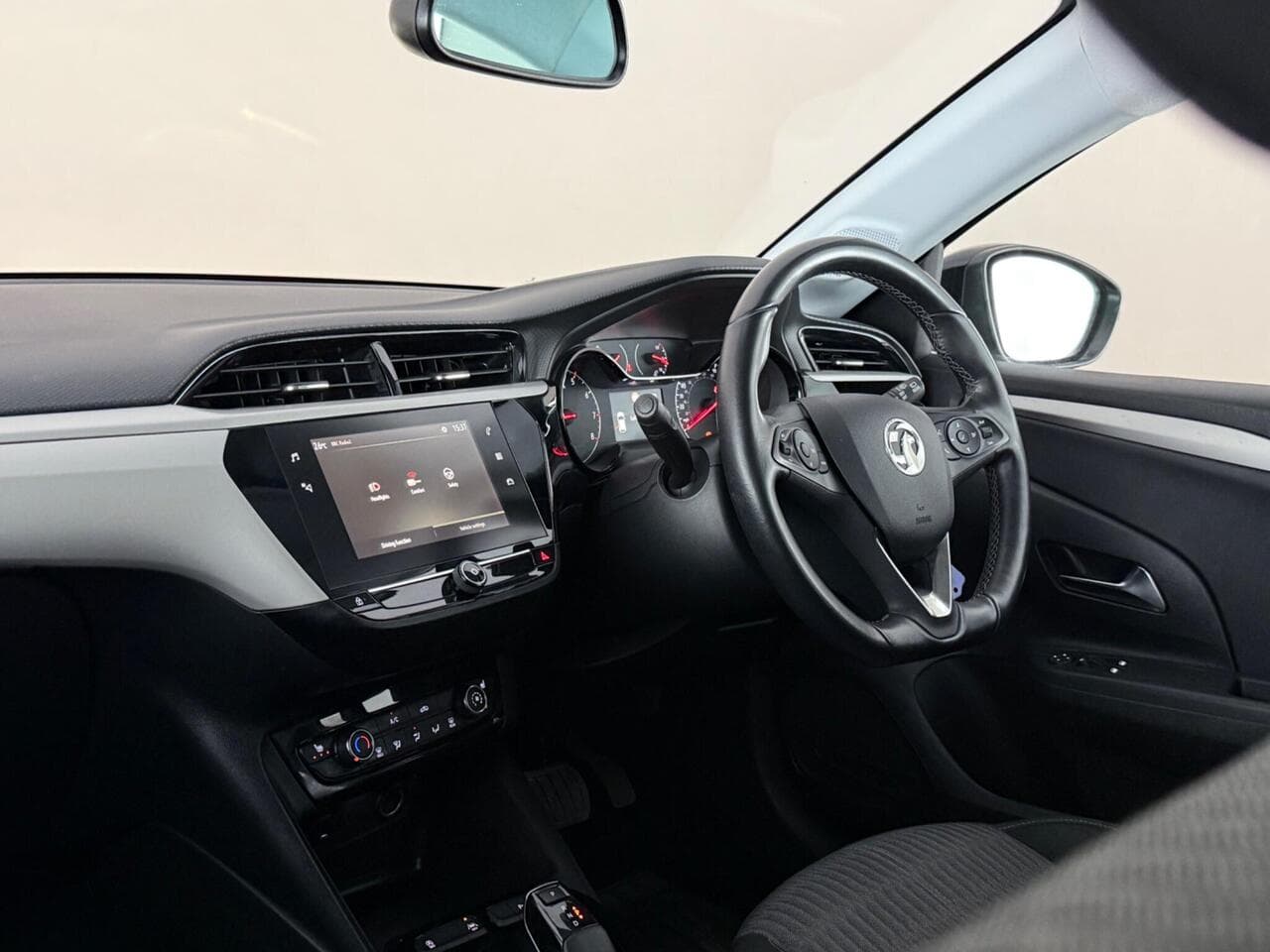 Vauxhall Corsa thumbnail Interior Front