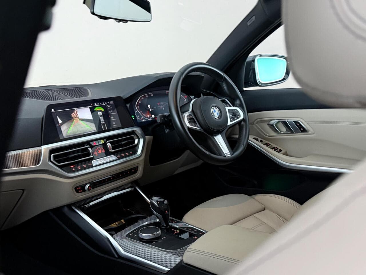 BMW 3 Series thumbnail Interior Front