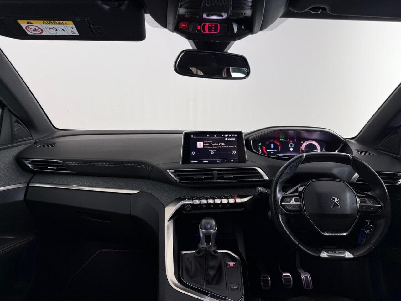 Peugeot 3008 thumbnail Interior Front