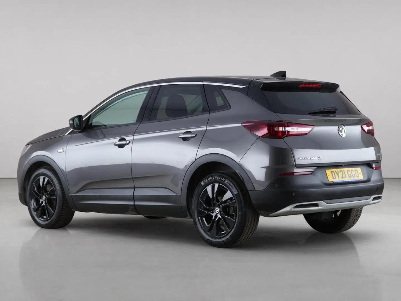 Vauxhall Grandland X thumbnail Rear Left