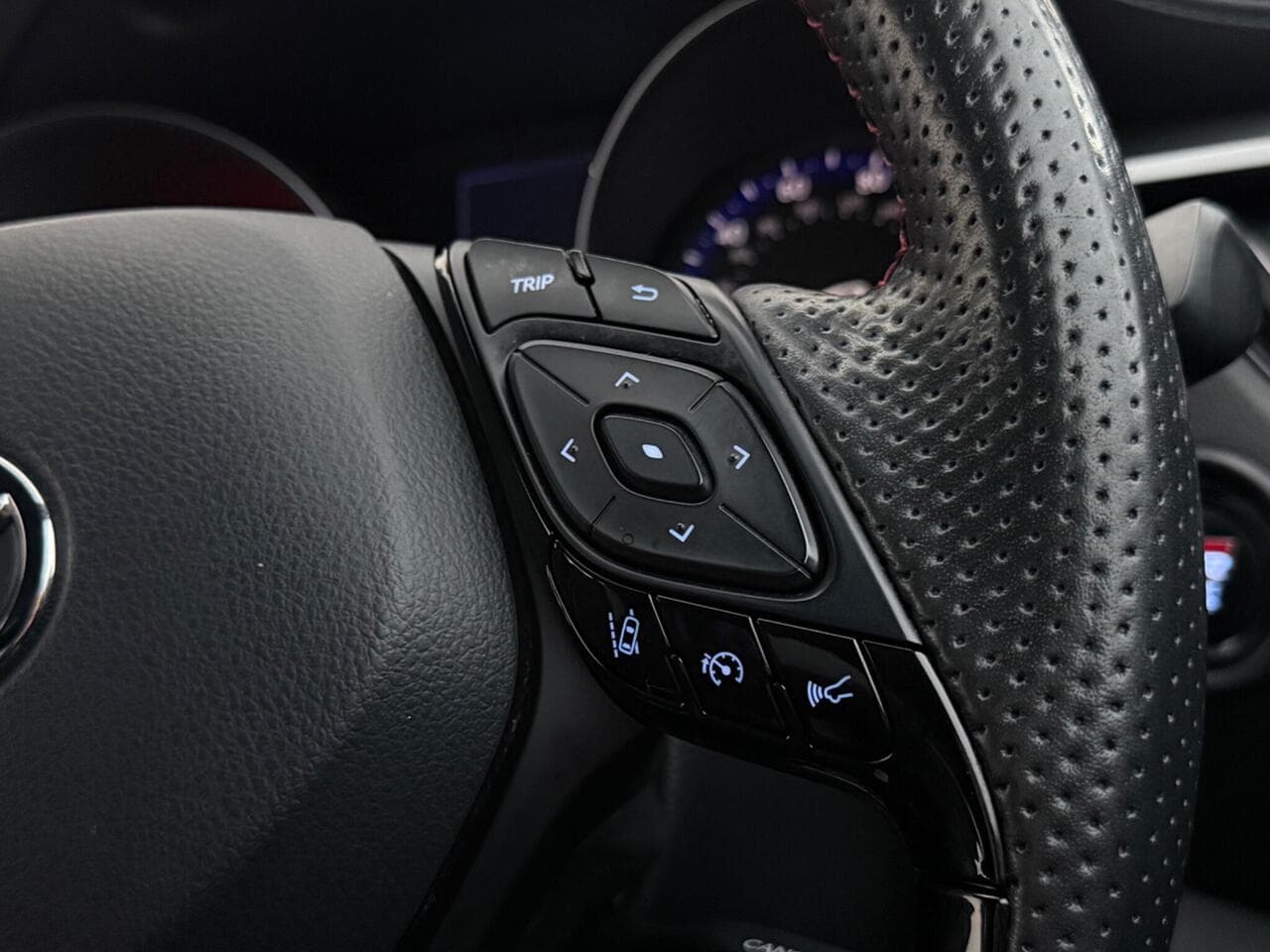 Toyota C-HR thumbnail Misc Controls