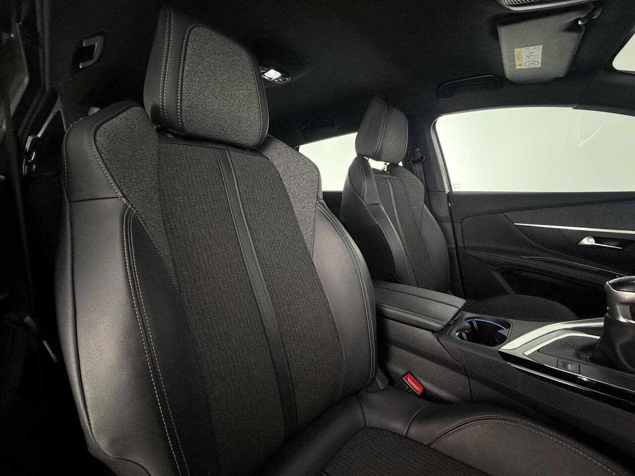 Peugeot 5008 thumbnail Seat Driver