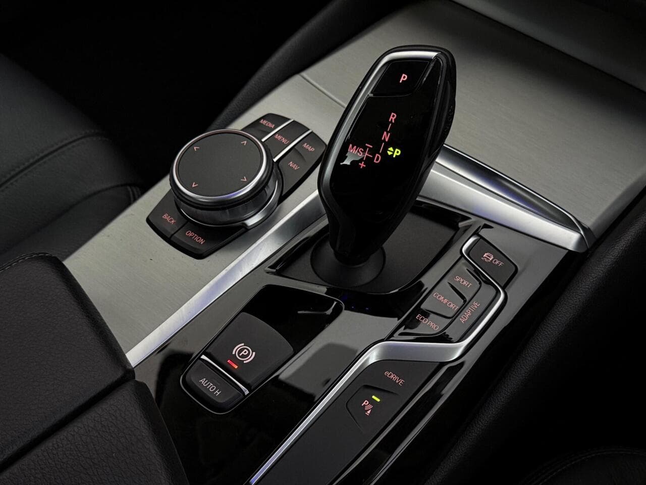 BMW 5 Series thumbnail Interior Front