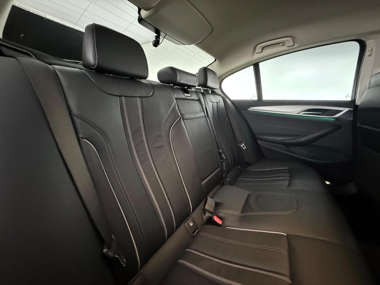 BMW 5 Series thumbnail Seats Rear
