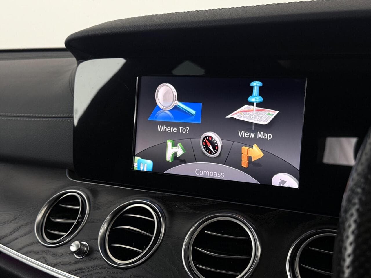 Mercedes-Benz E Class thumbnail Infotainment System