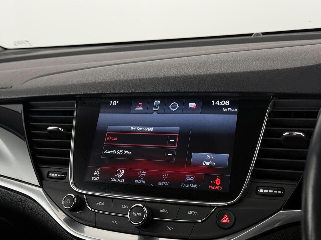 Vauxhall Astra thumbnail Infotainment System