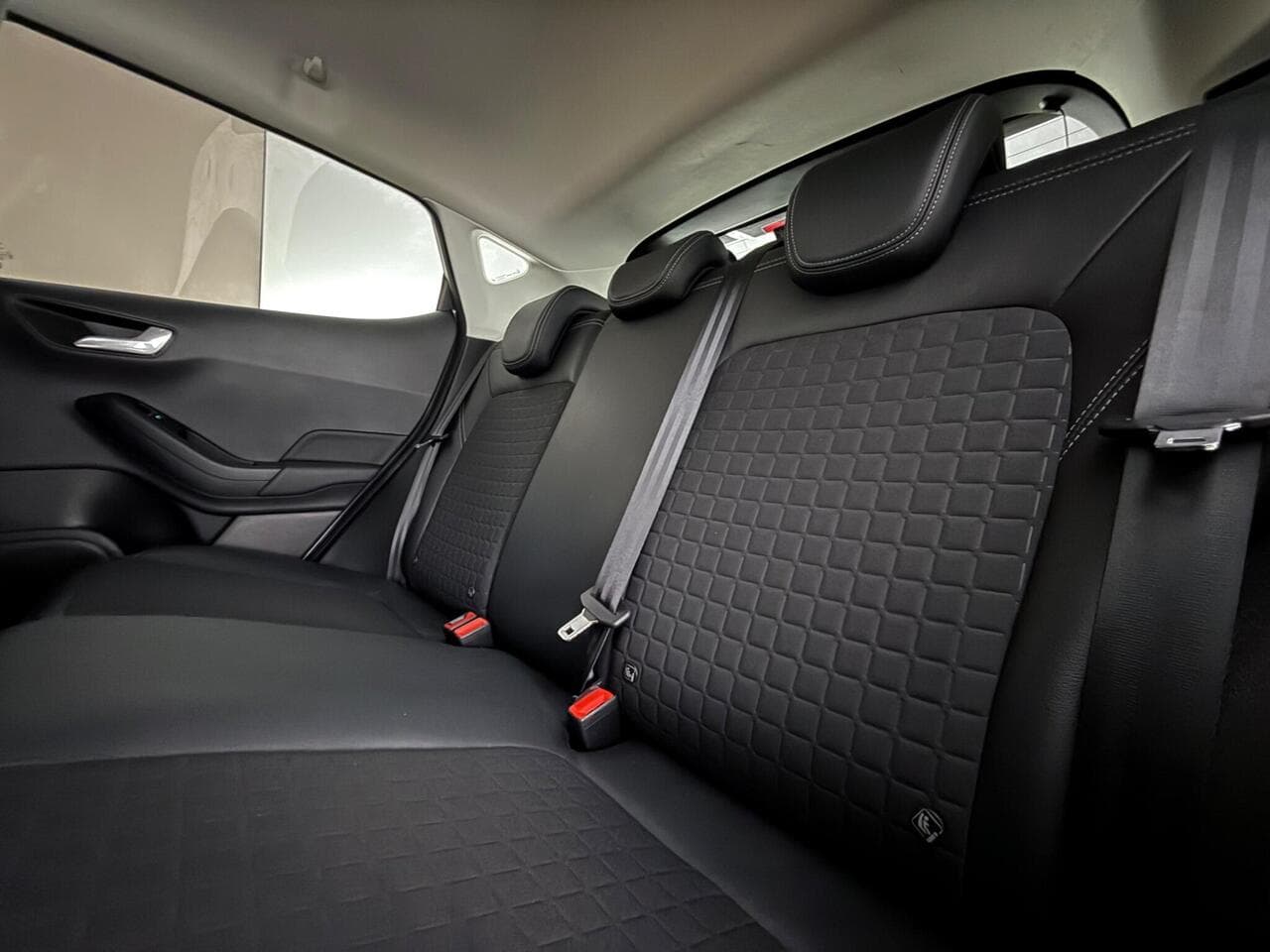 Ford Fiesta thumbnail Seats Rear
