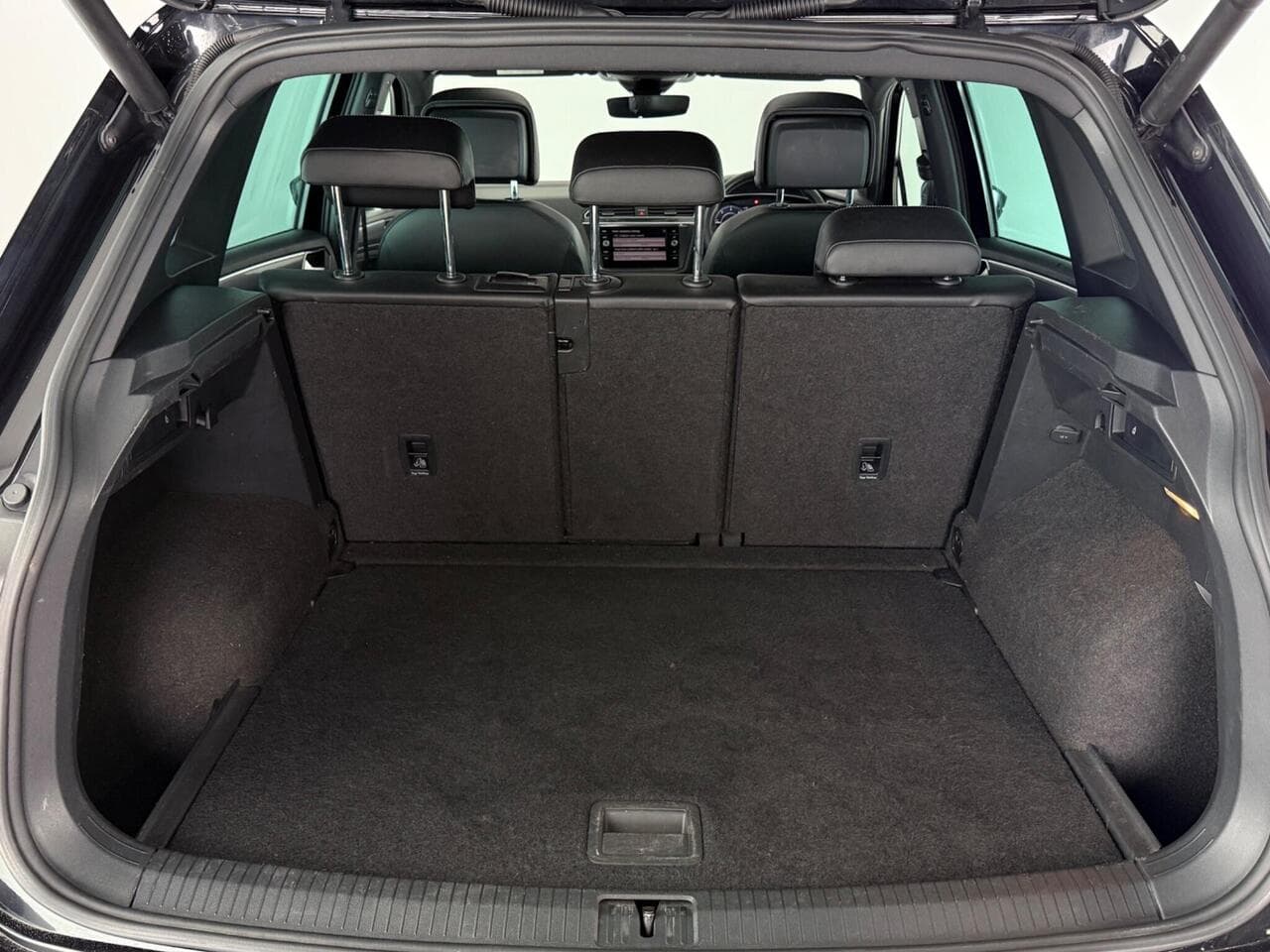 Volkswagen Tiguan thumbnail Boot