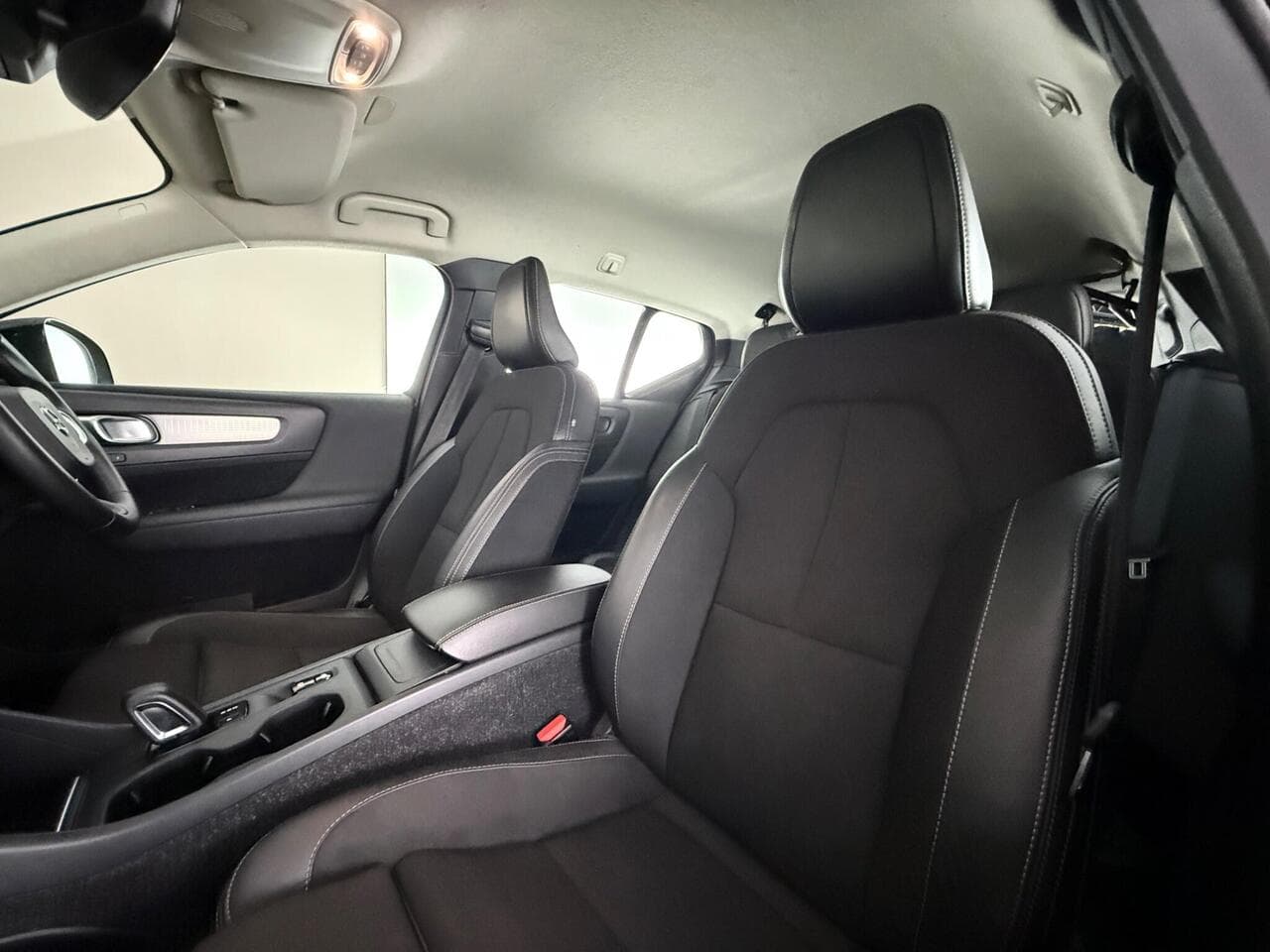 Volvo XC40 thumbnail Seat Front Passenger
