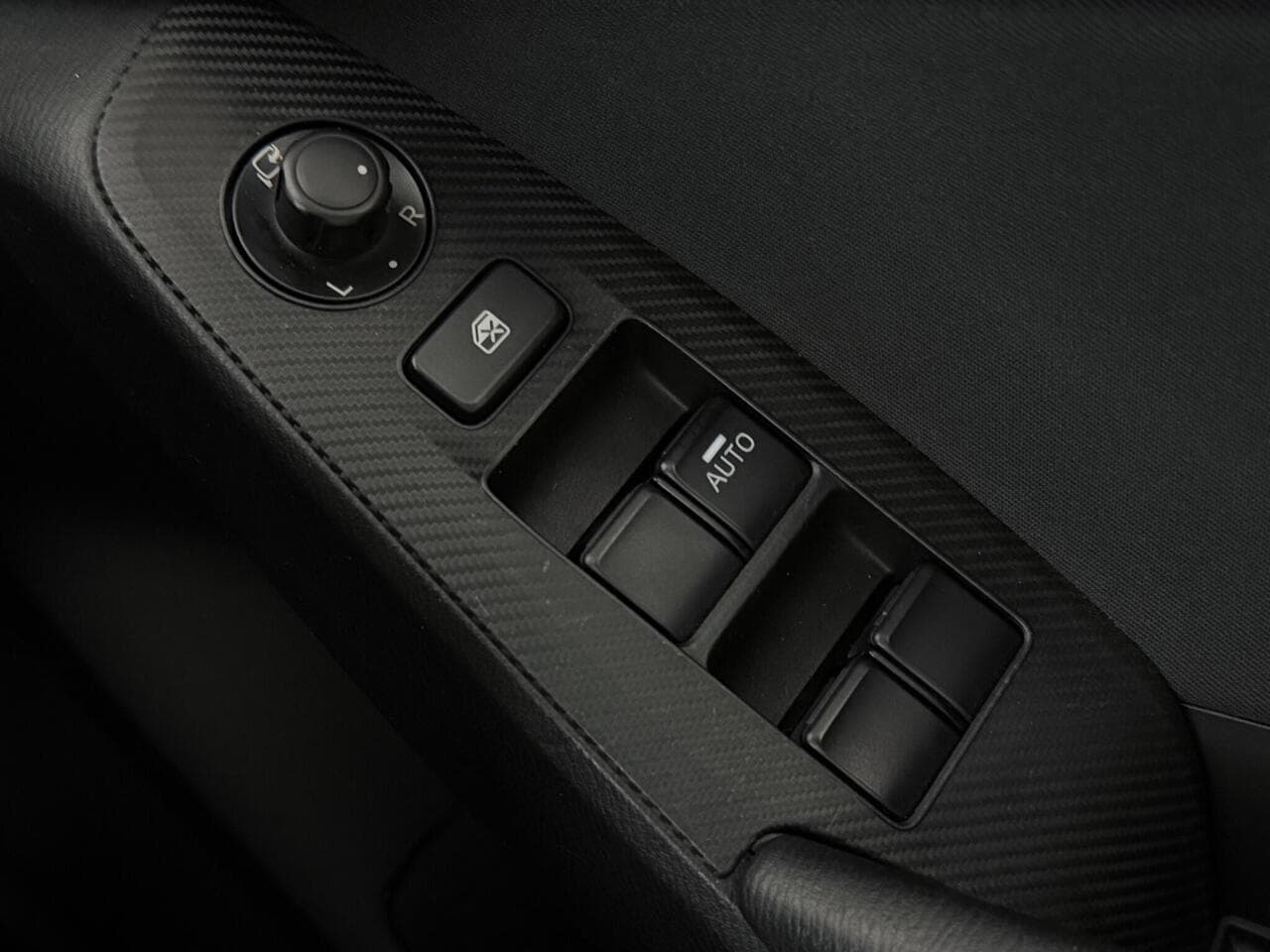 Mazda Mazda3 thumbnail Misc Controls