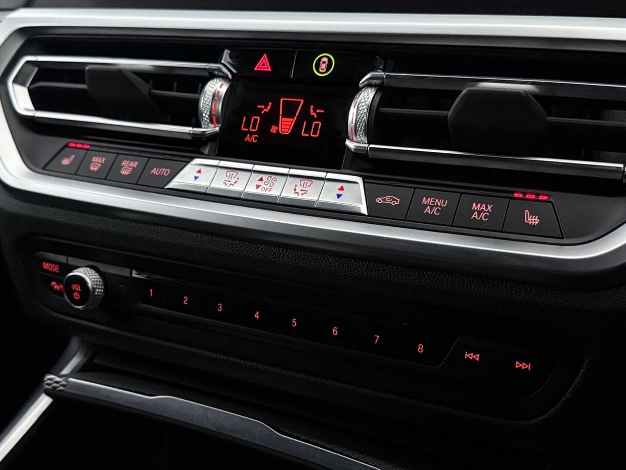 BMW 3 Series thumbnail Infotainment System
