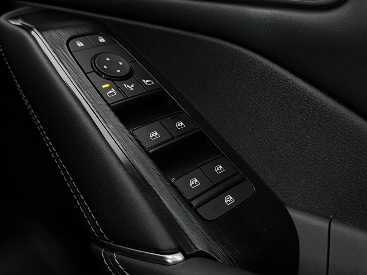 Nissan Qashqai thumbnail Misc Controls