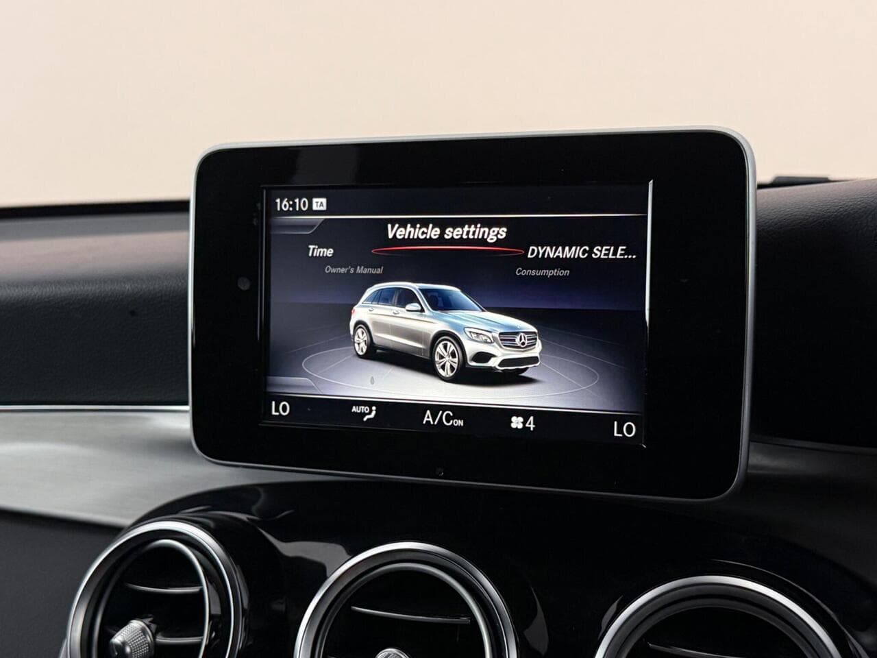 Mercedes-Benz GLC thumbnail Infotainment System
