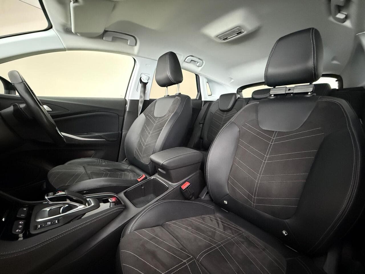 Vauxhall Grandland thumbnail Seat Front Passenger