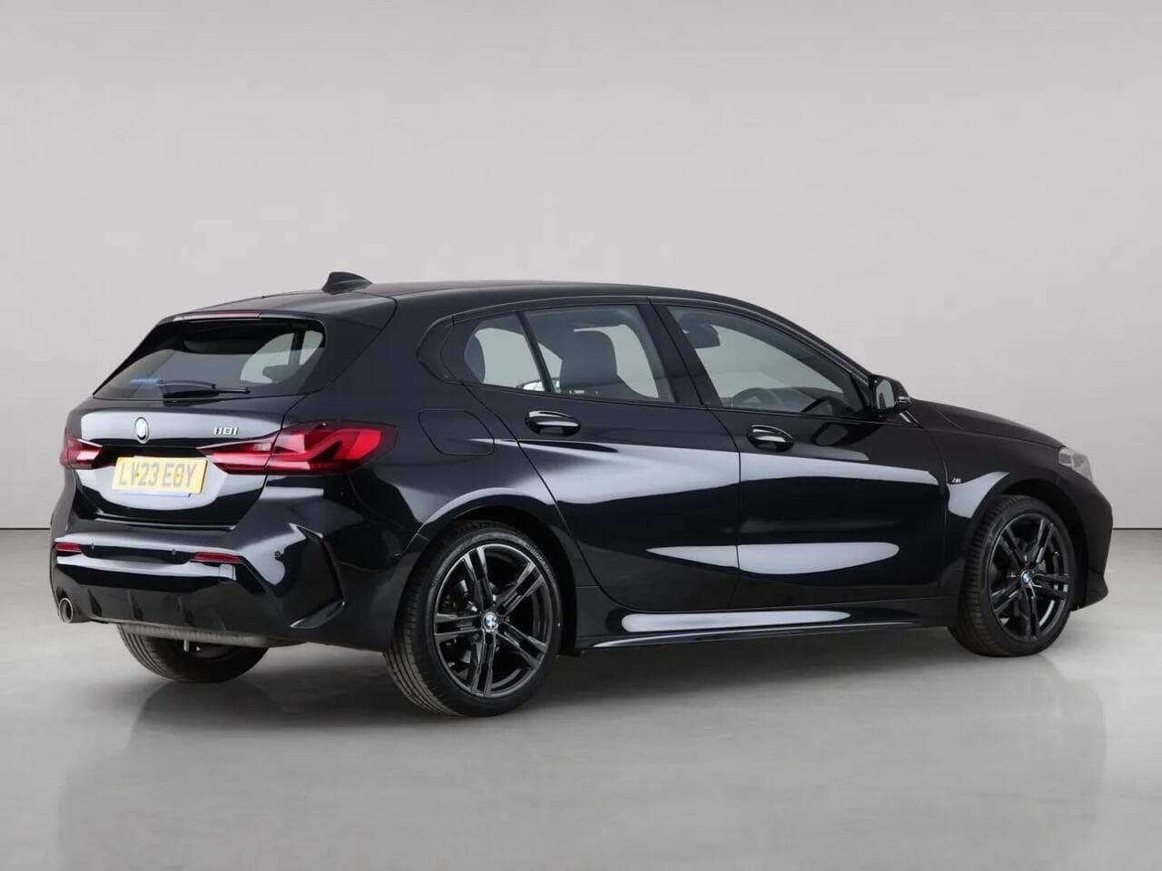 BMW 1 Series thumbnail Rear Right