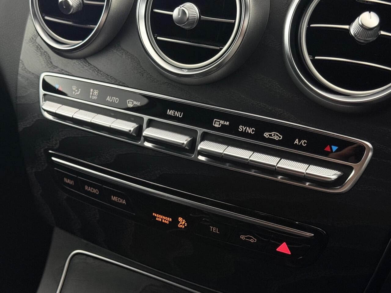 Mercedes-Benz C Class thumbnail Misc Controls