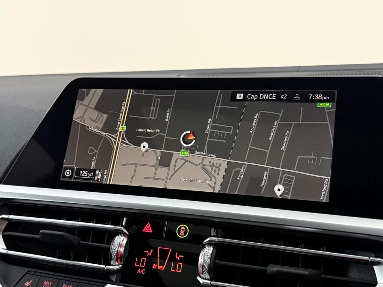 BMW 3 Series thumbnail Infotainment System