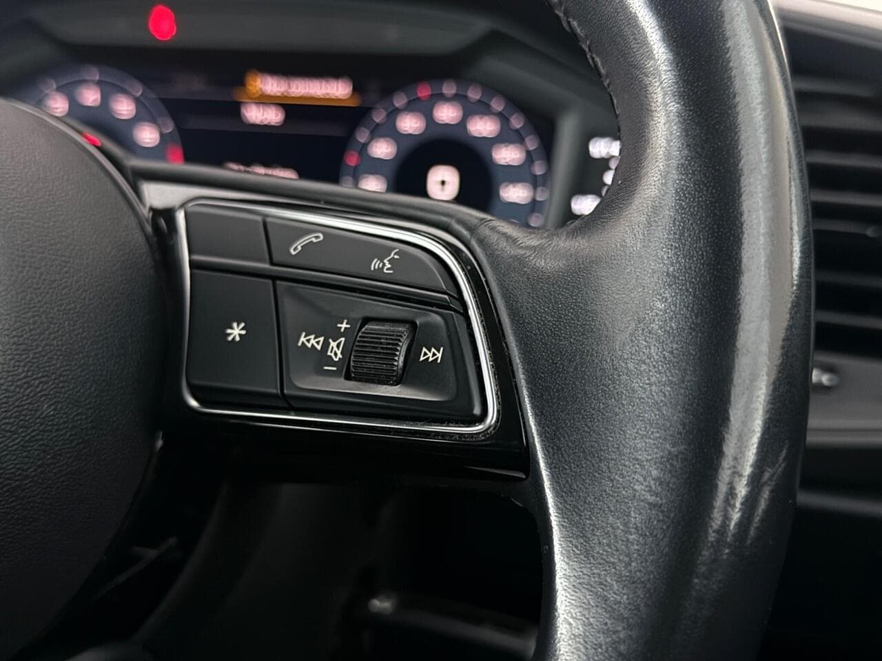 Audi A1 thumbnail Misc Controls