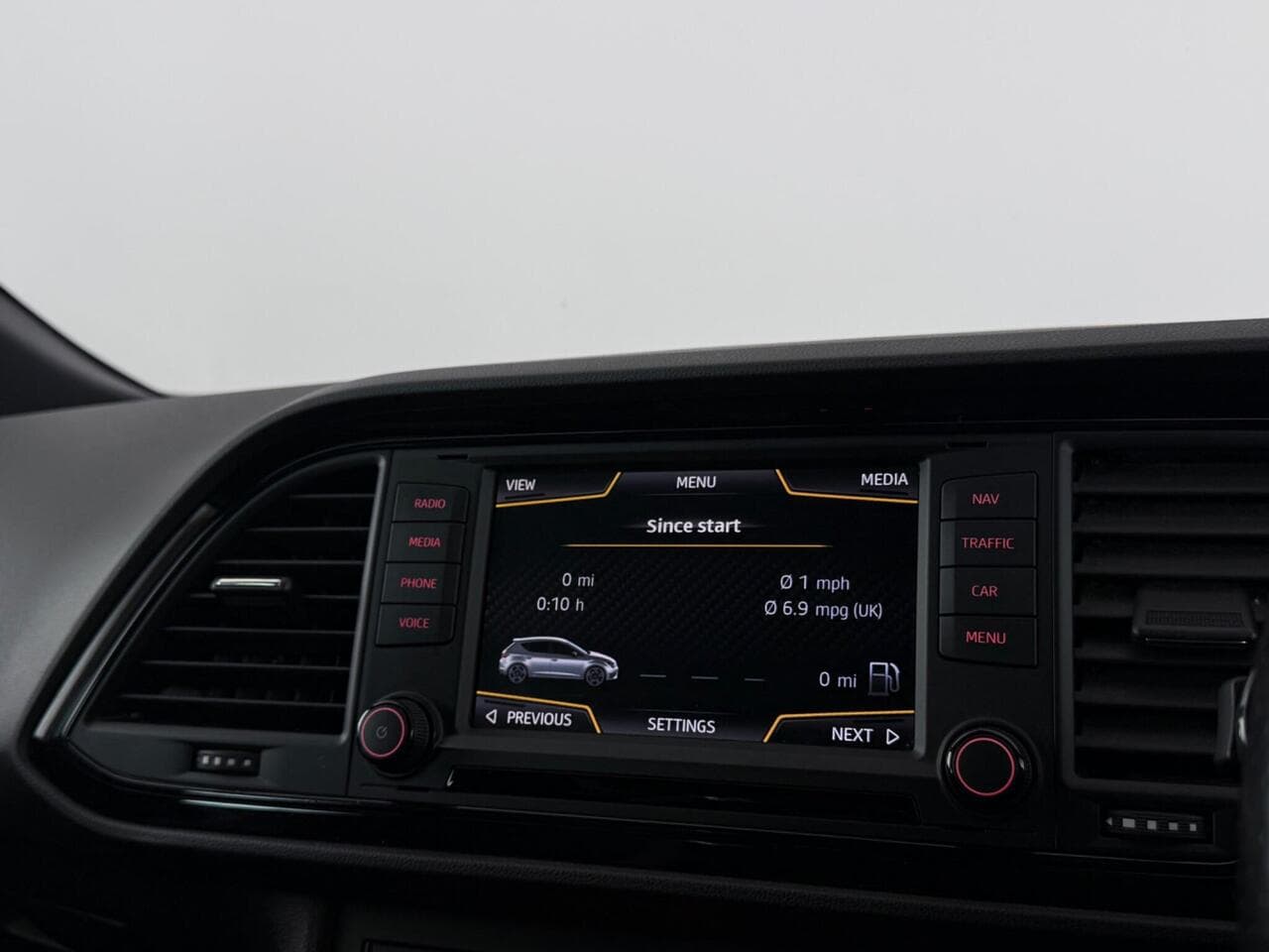 SEAT Leon thumbnail Infotainment System