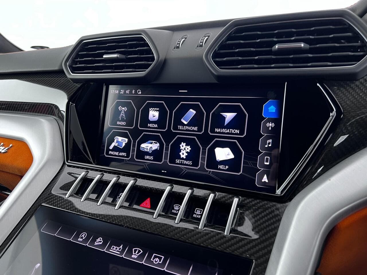 Lamborghini Urus thumbnail Interior Front