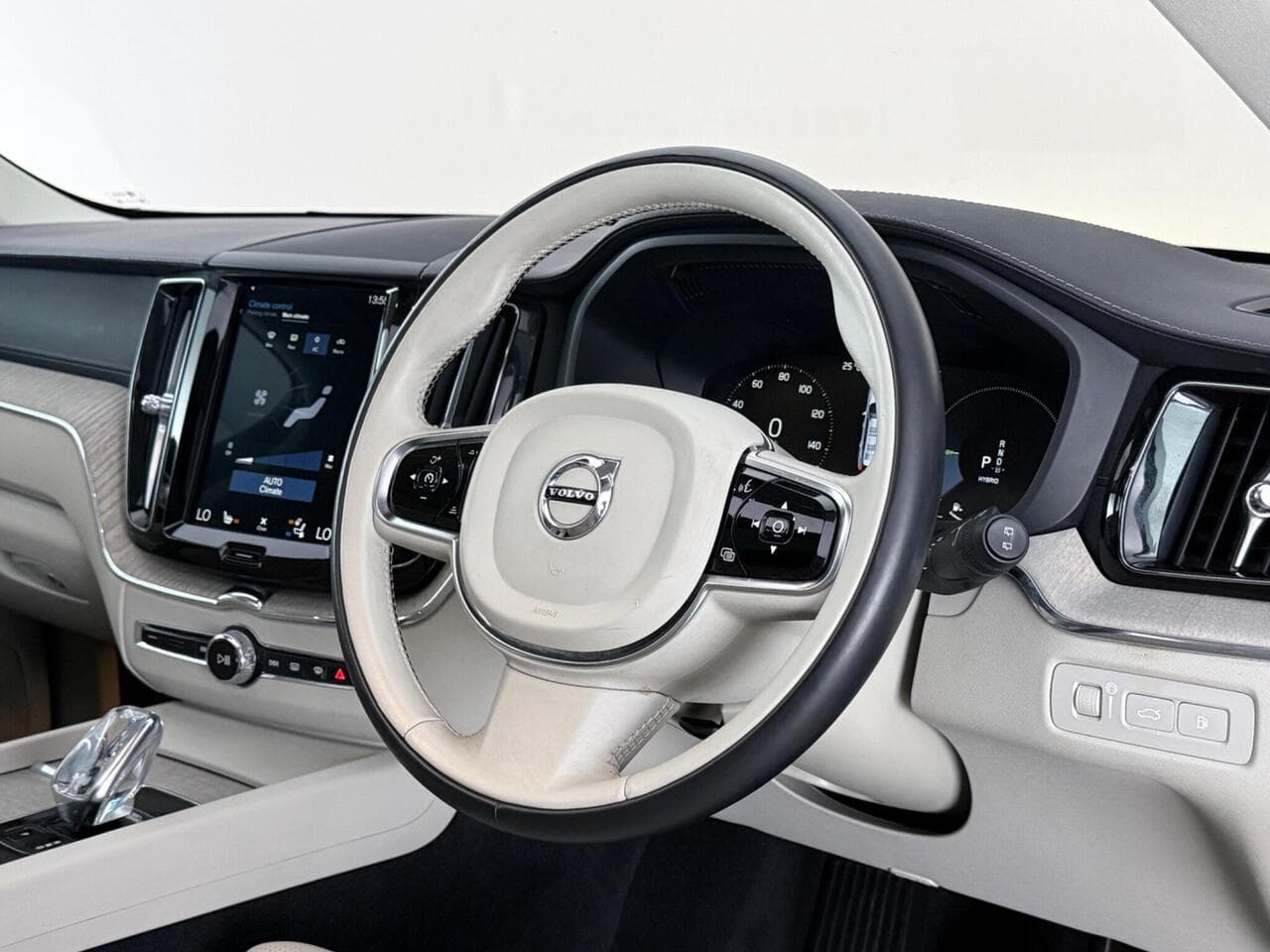 Volvo XC60 thumbnail Steering Wheel
