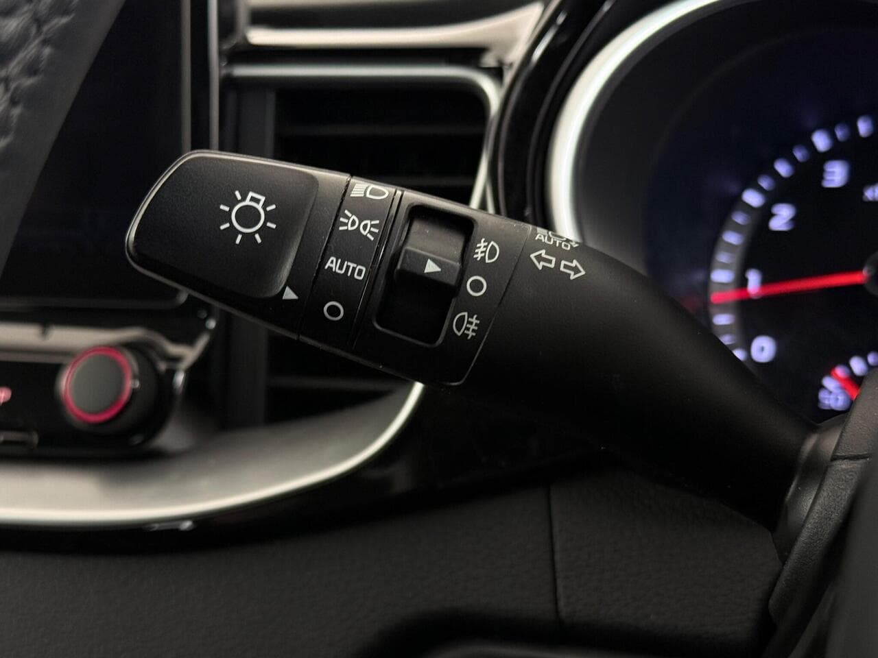 Kia XCeed thumbnail Misc Controls