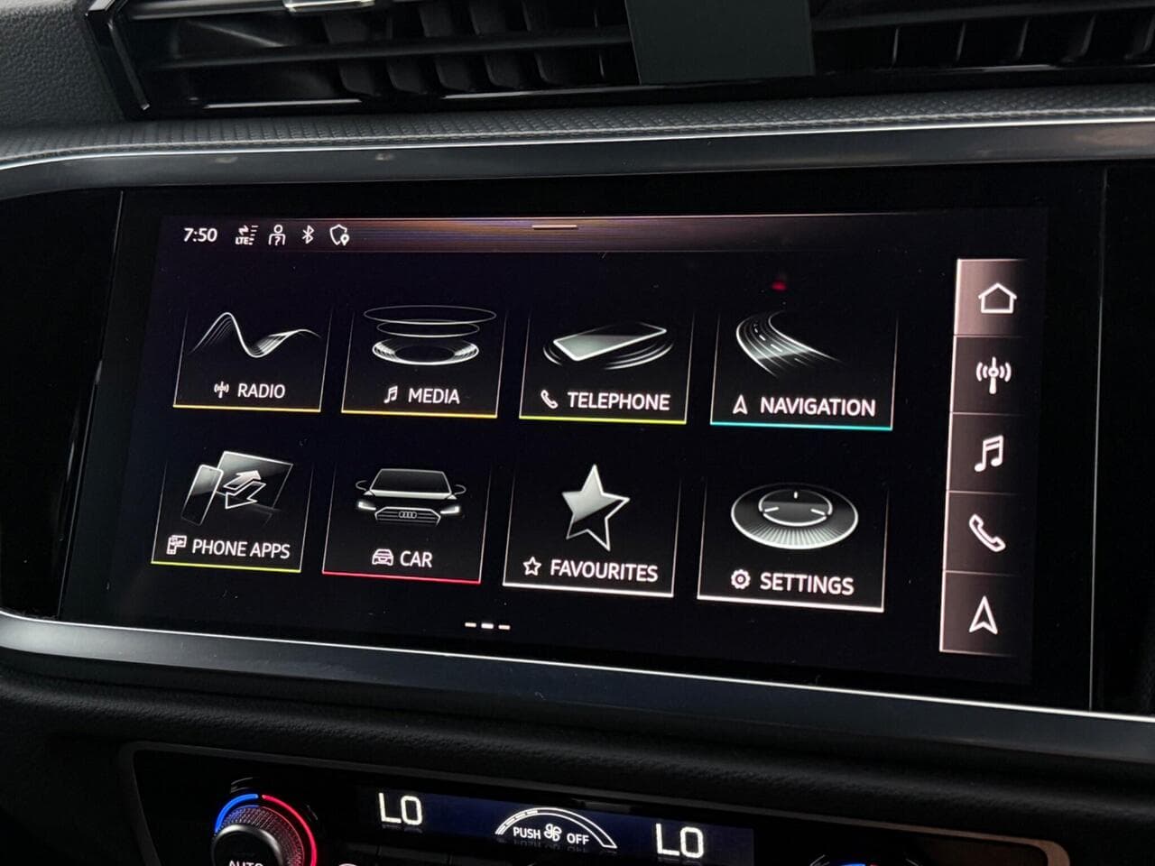 Audi Q3 thumbnail Infotainment System