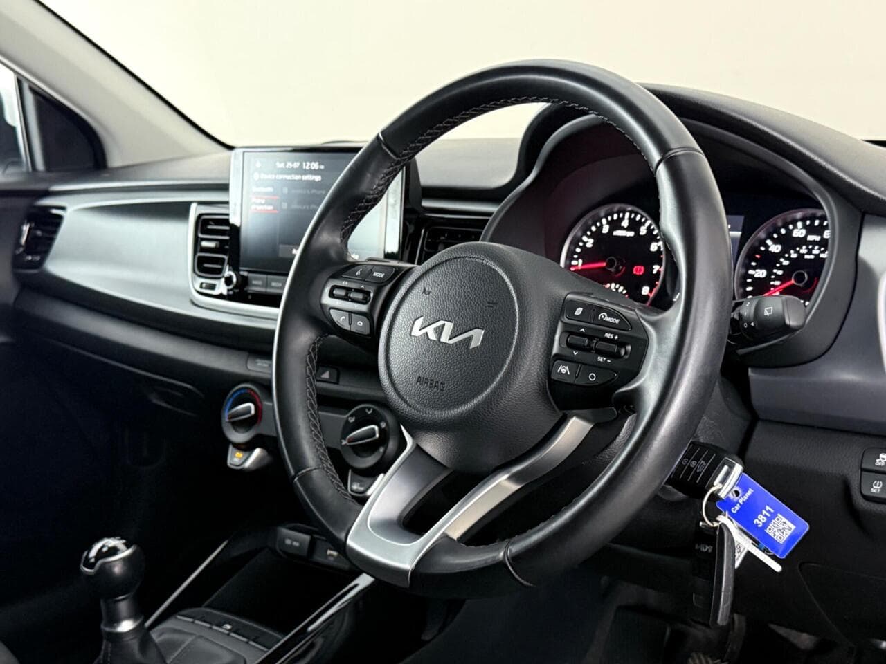 Kia Rio thumbnail Steering Wheel