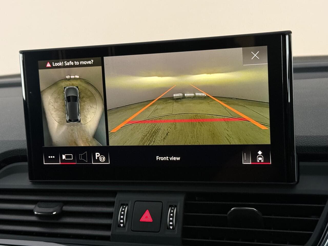 Audi Q5 thumbnail Infotainment System