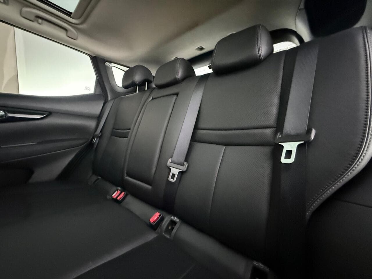 Nissan Qashqai thumbnail Seats Rear