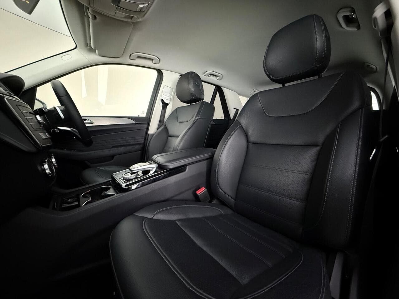 Mercedes-Benz GLE thumbnail Seat Front Passenger