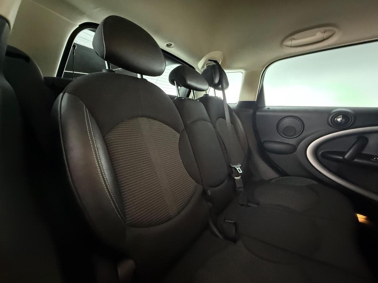 MINI Countryman thumbnail Seats Rear